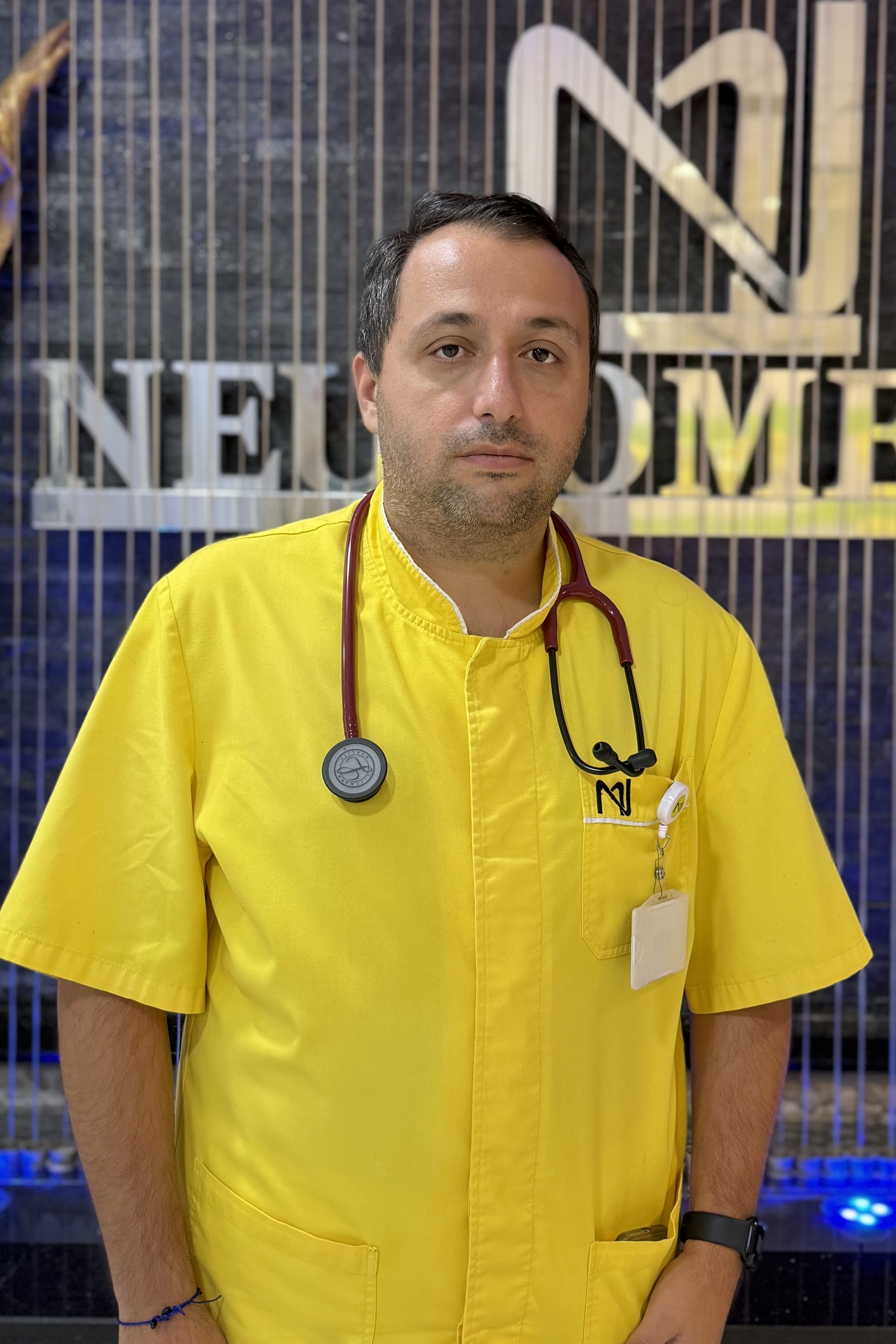 Dr Robert Nikolovski